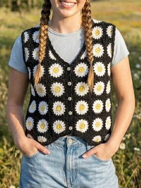 Lulla Collection Crotchet Bohemian Daisy Button Front Knit Vest S/M